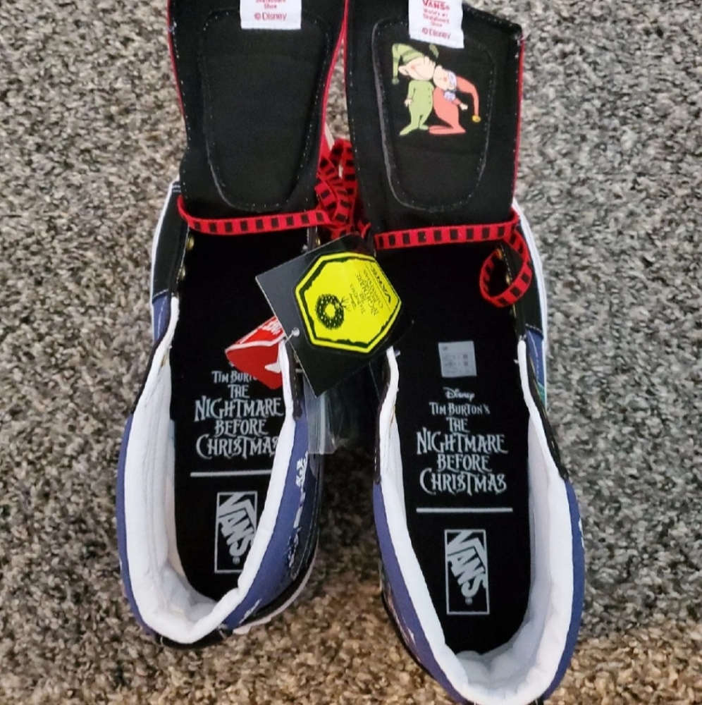 Vans X Nightmare Before Christmas Christmas Town! - Picture 7 of 9